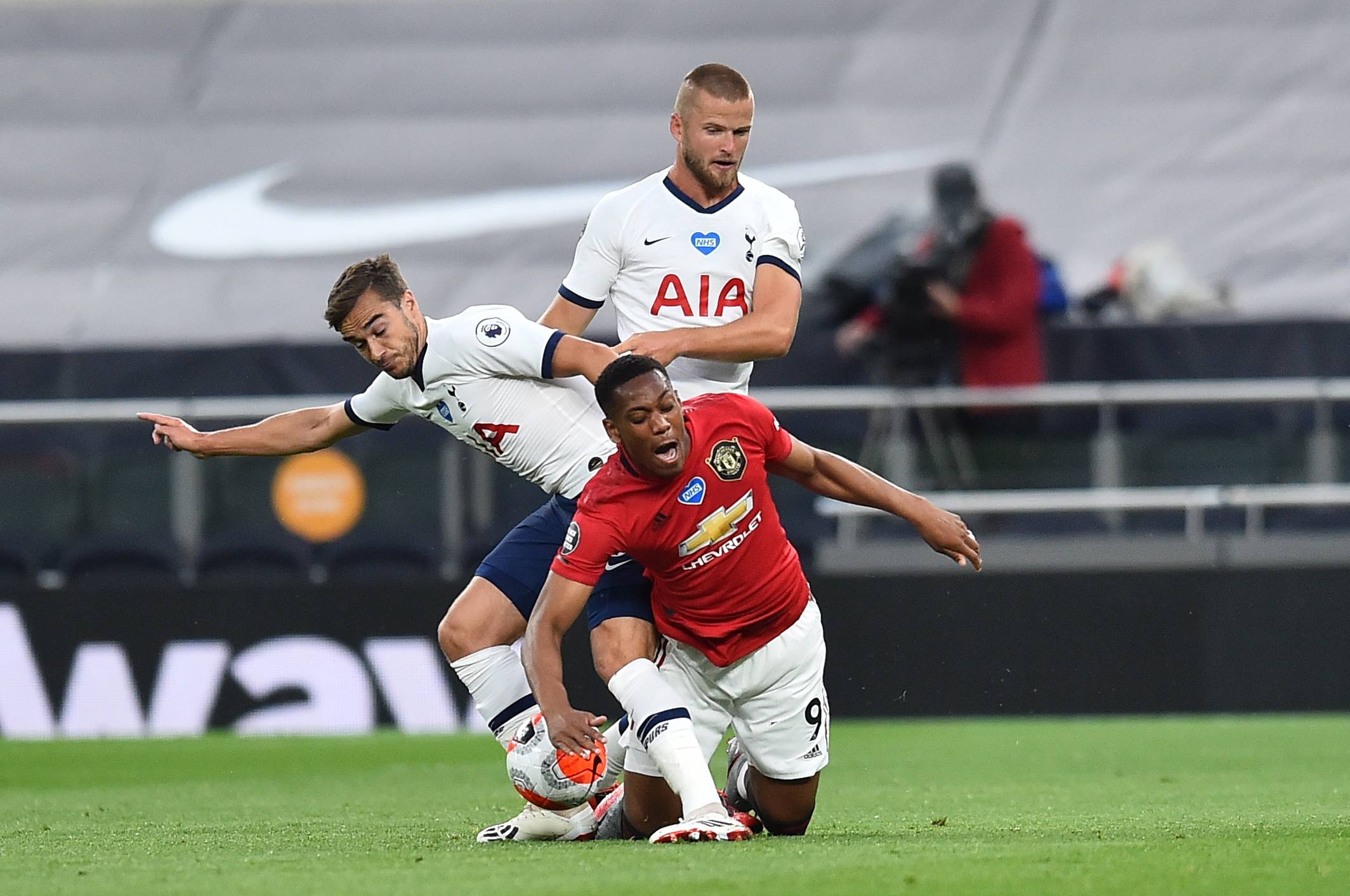 中国足球的 中国足球的