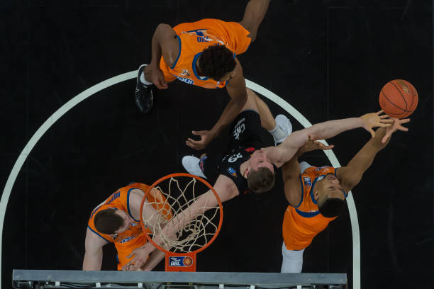 表现至关重 表现至关重