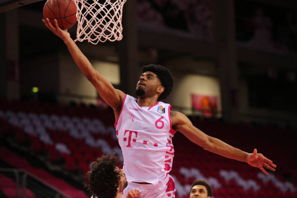 杯半决赛中 杯半决赛中